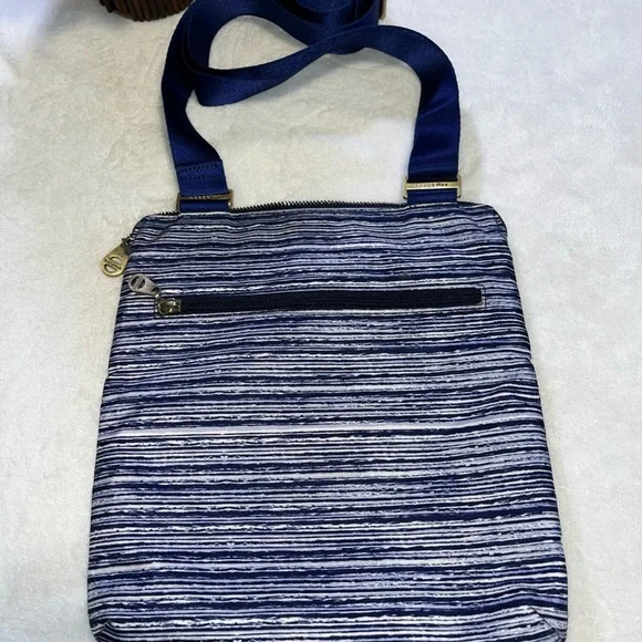 Baggallini Blue and White Crossbody Bag - Picture 3 of 7